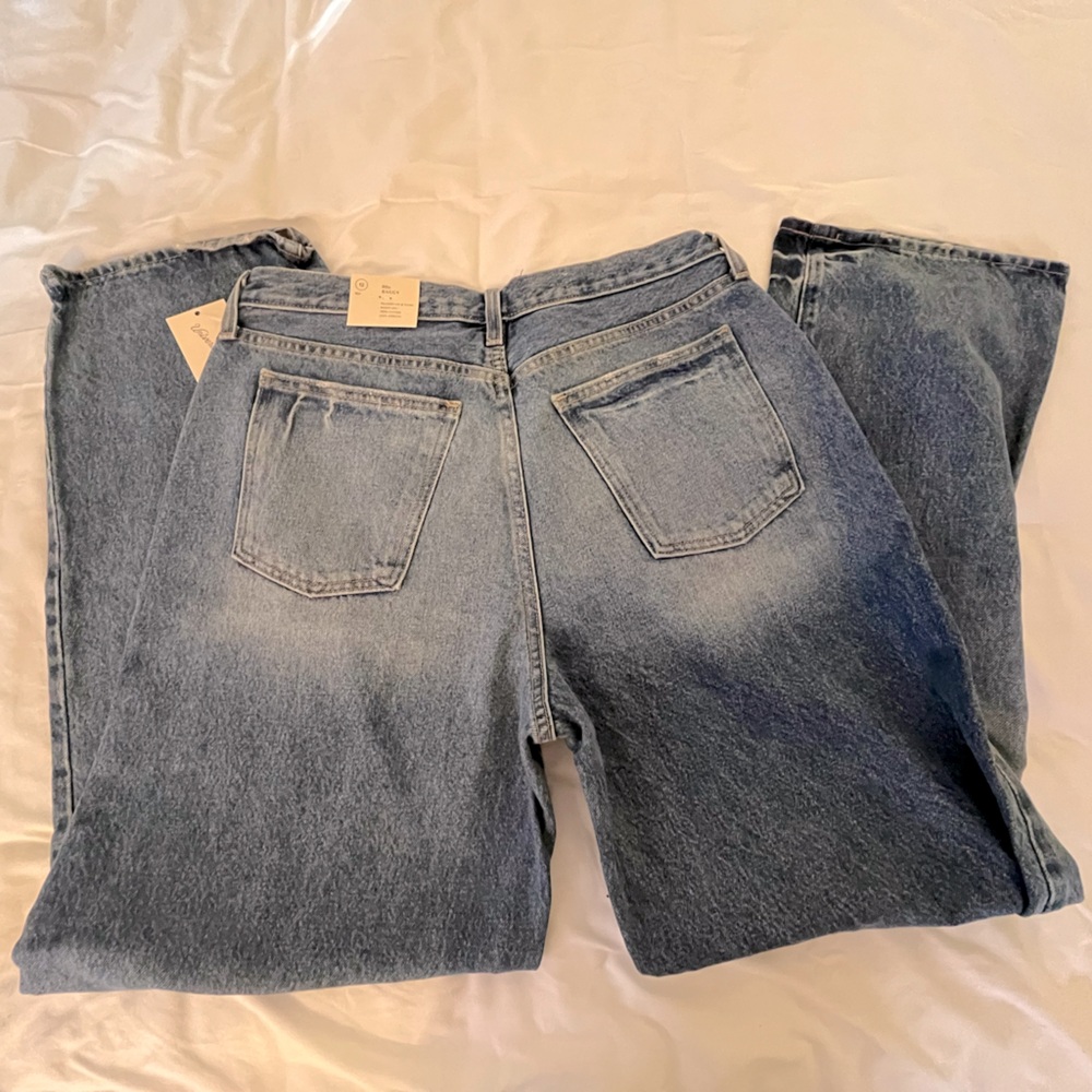 Baggy 90s style jeans. Loose fit